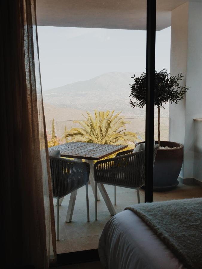 Surya Guest House Ojén Екстериор снимка